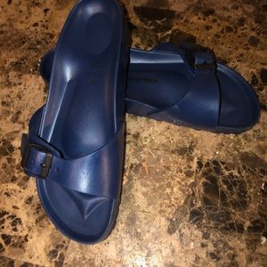 💥Birkenstock navy blue unisex sandal one strap size 9 1/2💥